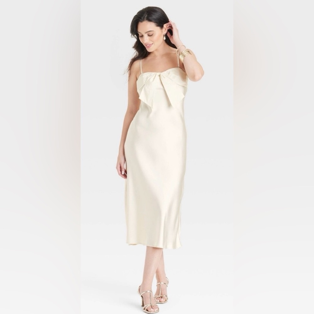 NWT A New Day ivory Satin dress Medium with detachable straps Bow on bust